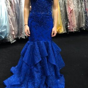 Elegant Blue Evening Gown